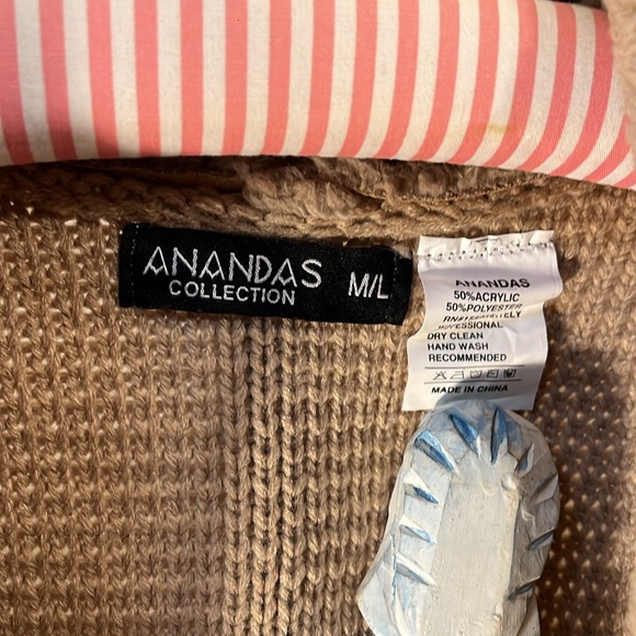 ANANDAS Collection Women’s Cardigan /Winter Sweater - Picture 5 of 7